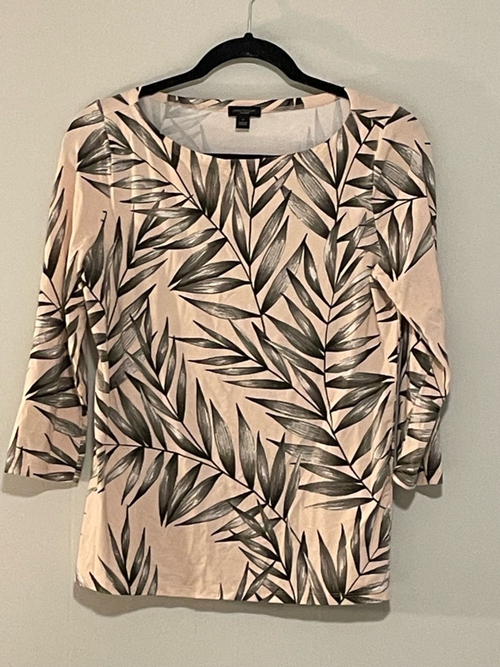Ann Taylor Pink Scoop-Neck Palm Leaf Print Top. Item # 11449